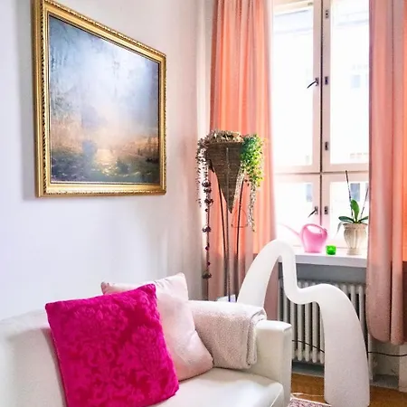 3 Lovely In Center. Apartamento *