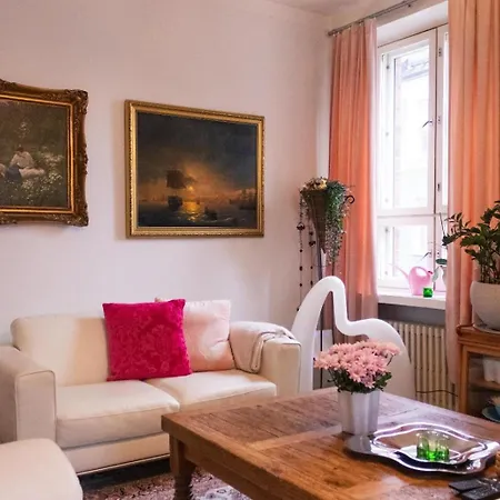 3 Lovely In Center. *