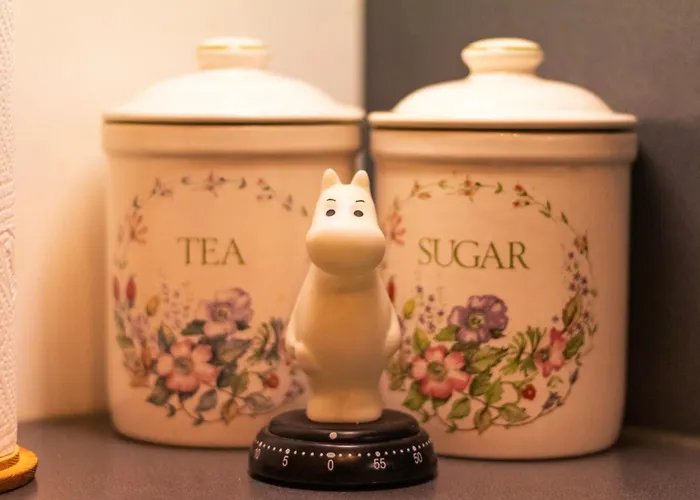 3 Lovely In Center. דירה