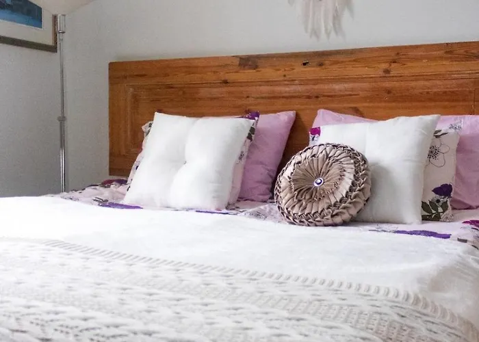 3 Lovely In Center. *