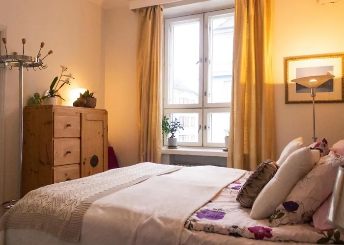 3 Lovely In Center. *