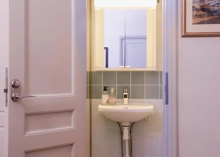 דירה 3 Lovely In Center. *