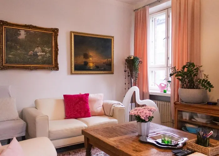 3 Lovely In Center. *