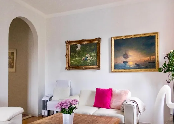 3 Lovely In Center. * הלסינקי