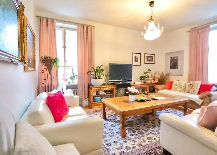 דירה 3 Lovely In Center. *