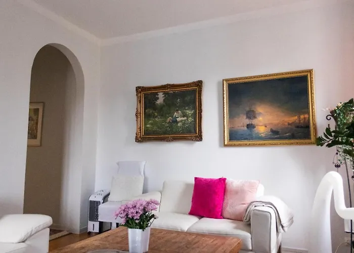 3 Lovely In Center. *