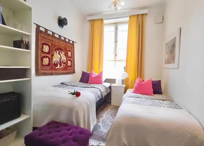 דירה 3 Lovely In Center.