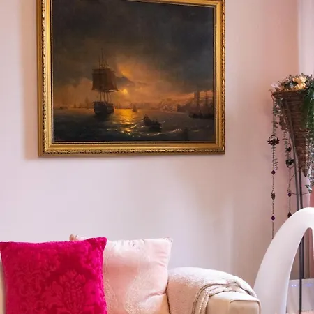 3 Lovely In Center. アパート *