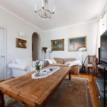 3 Lovely In Center. Apartament