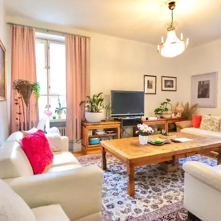 Apartament 3 Lovely In Center. *